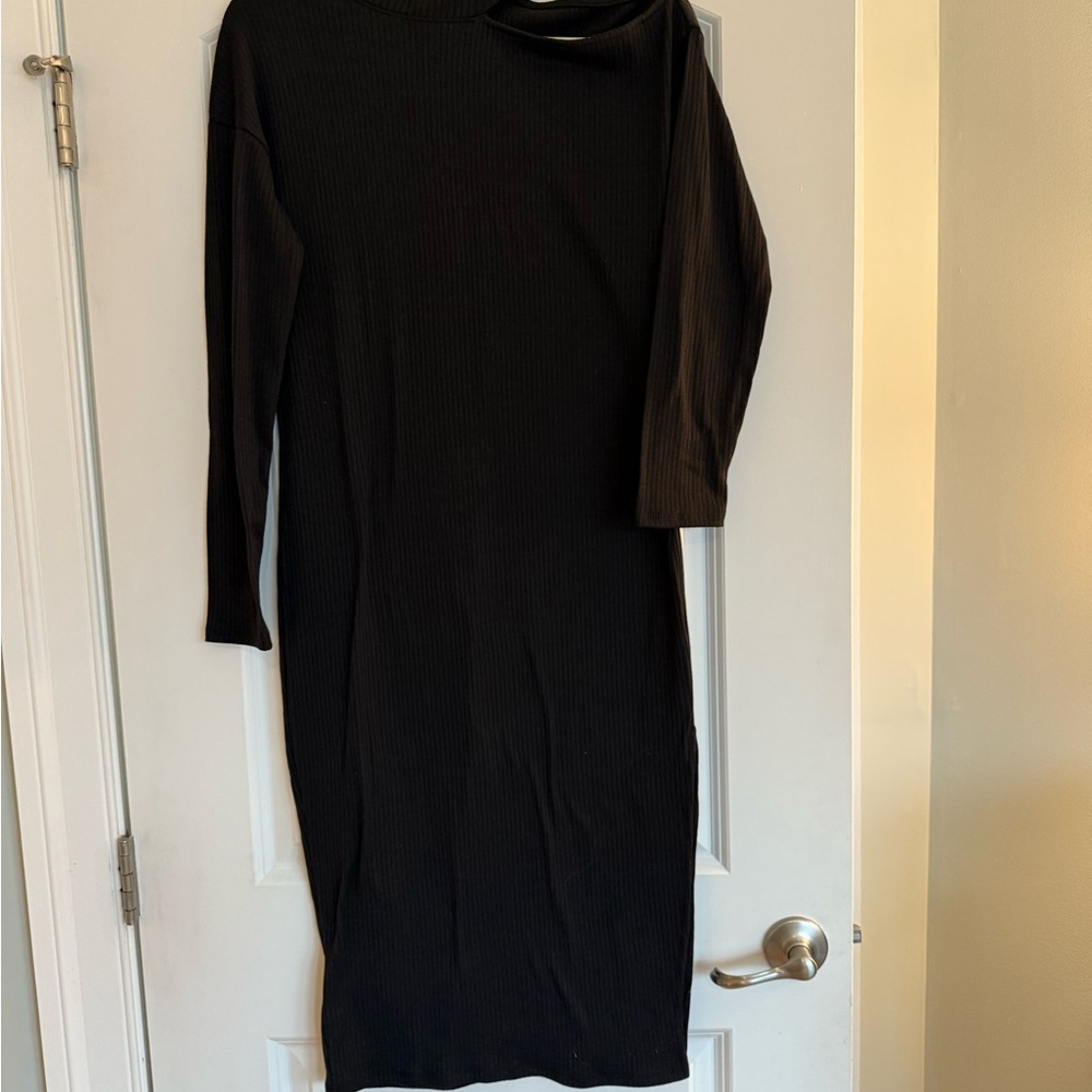 Black Ribbed Cutout Top - Picture 3 of 5